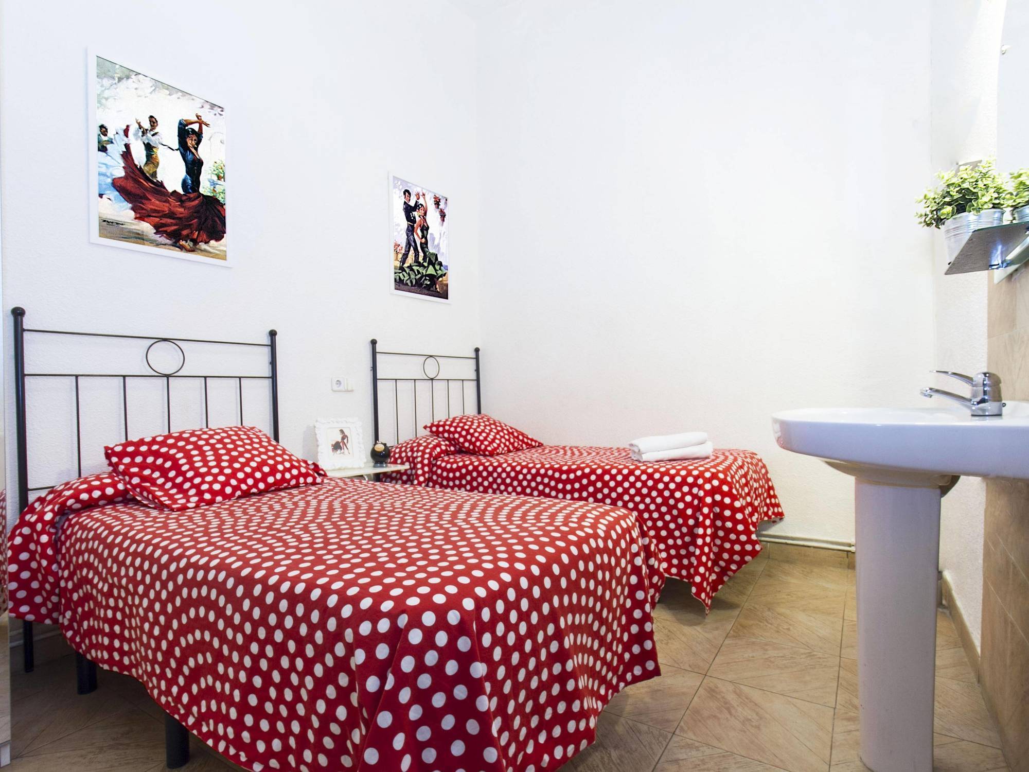 Hostal Bahia مدريد المظهر الخارجي الصورة